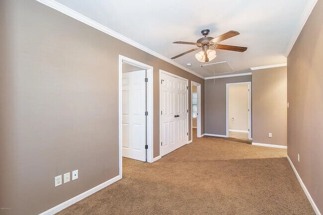 Building Photo - 120 Deraney Ln
