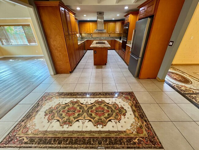 Building Photo - Rarely available 4 bed, 3 bath w/ a pool i...