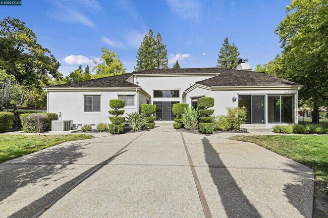 Building Photo - 51 Deer Meadow Ln