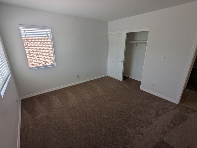 Building Photo - 1016 Royal Plum Ln