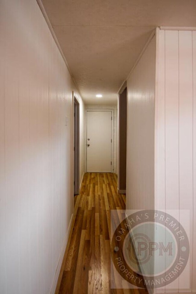 Building Photo - Spacious 3Bed/ 1Bath Home|$500 off the Deposit