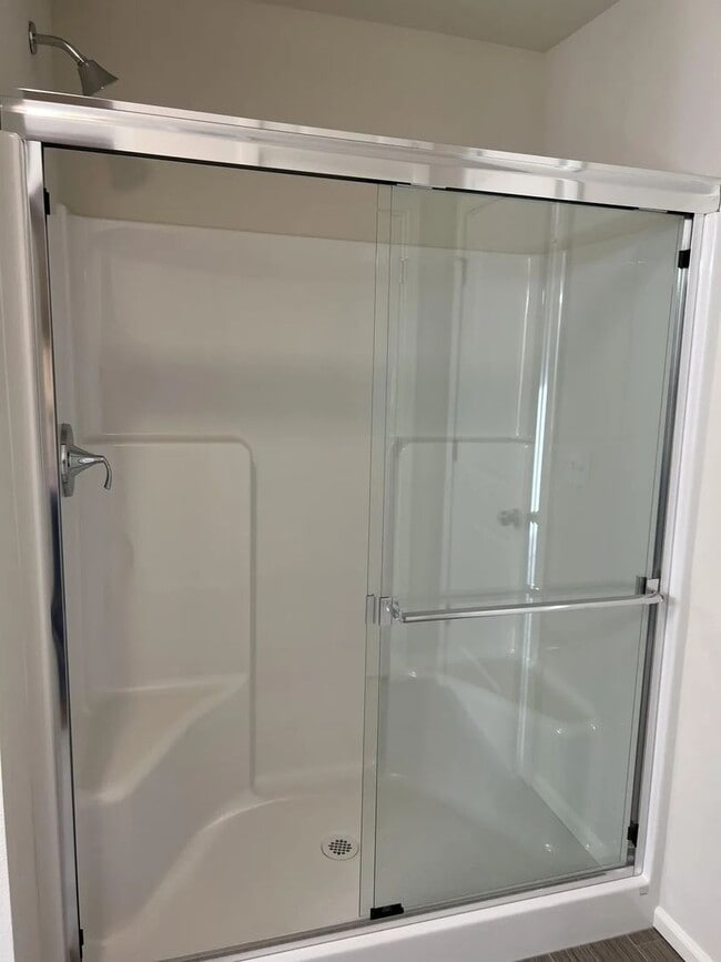 Building Photo - Enormous Two-Story Home- Available January 9th