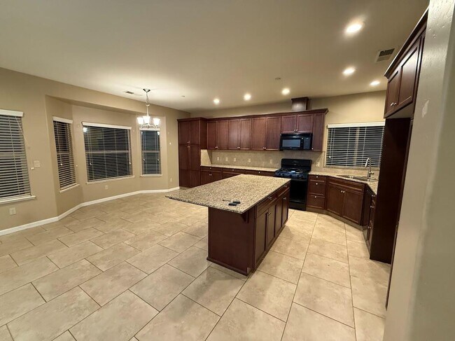 Building Photo - 39 N Post Ave