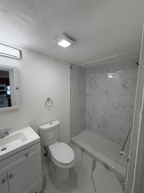 Building Photo - 430 Roseland Dr