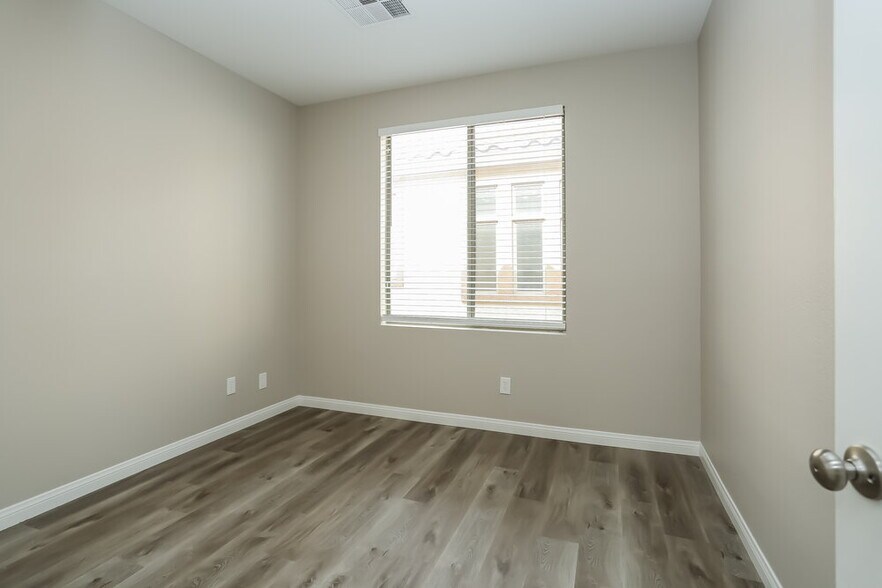 Building Photo - 5952 Post Mountain St