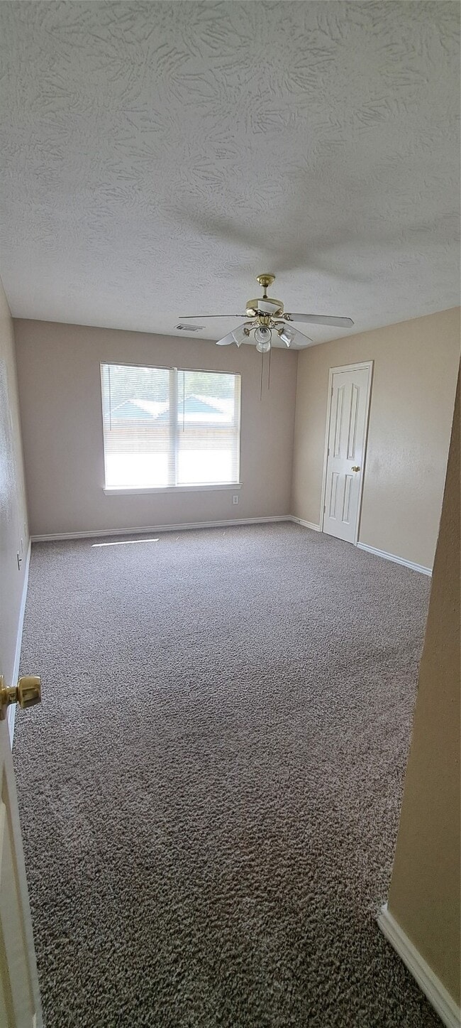 Building Photo - 26815 Cypresswood Dr