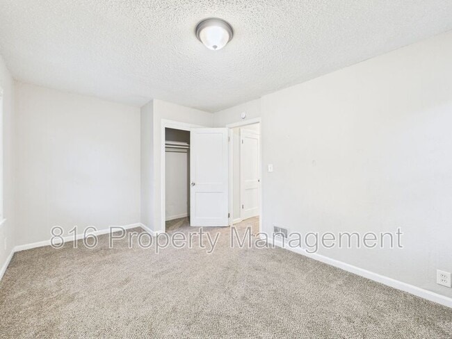 Building Photo - 2700 Oakley Ave