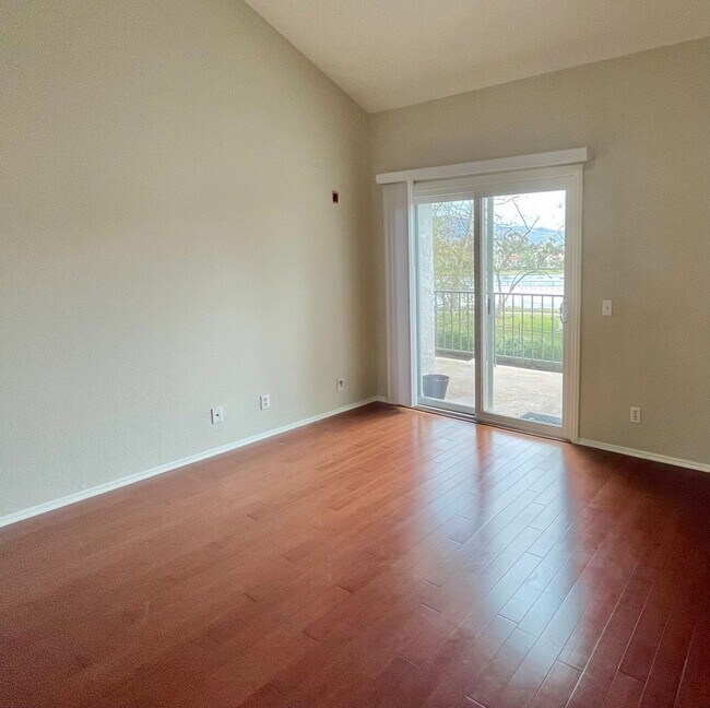 Building Photo - Spacious Unit Overlooking the RSM Beach Club!