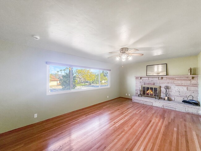 Building Photo - Charming 2B/2BA House in Escondido!