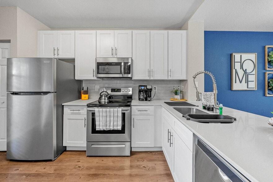 Building Photo - 10142 Montague St