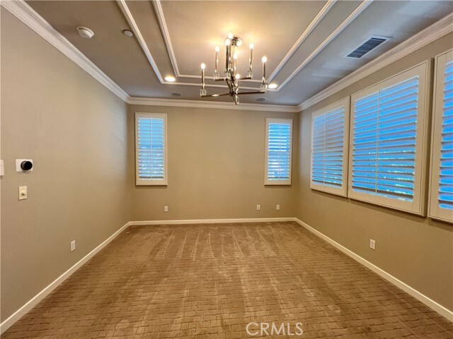 Building Photo - 10 Clover