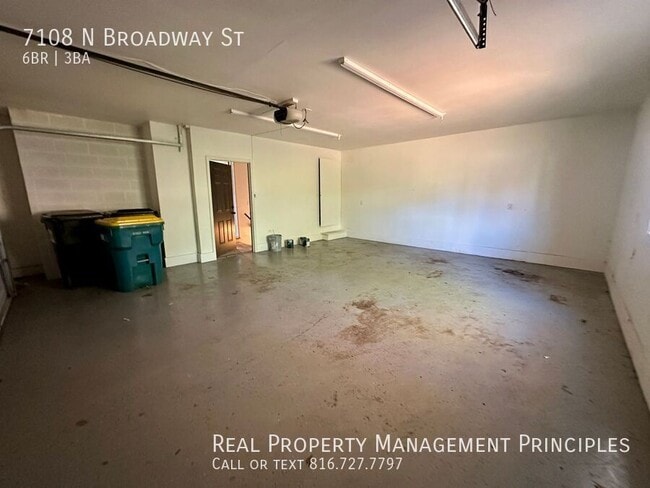 Building Photo - 7108 N Broadway