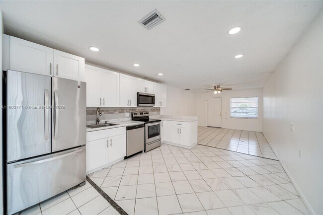 Building Photo - 11640 NW 39th St