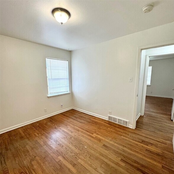 Building Photo - 7505 Deaver Dr