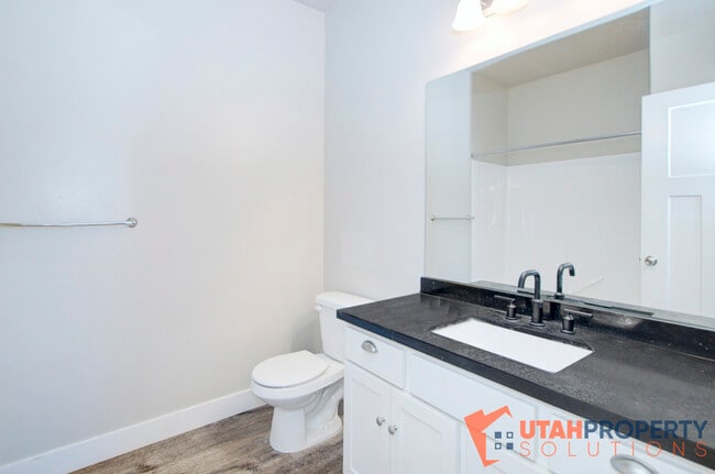 Building Photo - 626 N Sun Peak Dr