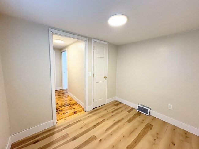 Building Photo - 5 Hamel Ave