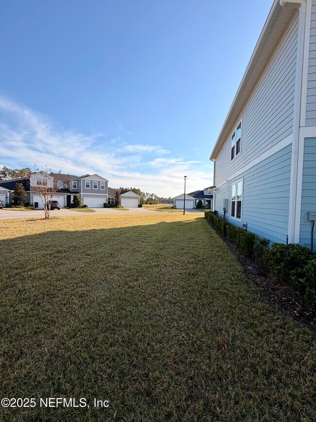 Building Photo - 293 Pine Bluff Dr