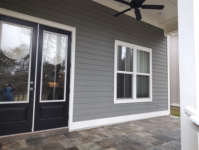 Building Photo - 3549 Esplanade Way