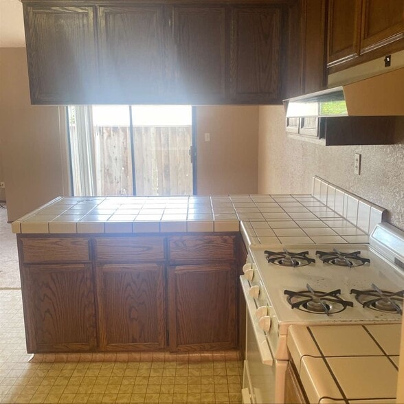 Building Photo - 1981 Park Ave