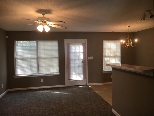 Building Photo - 1875 Carrington Dr