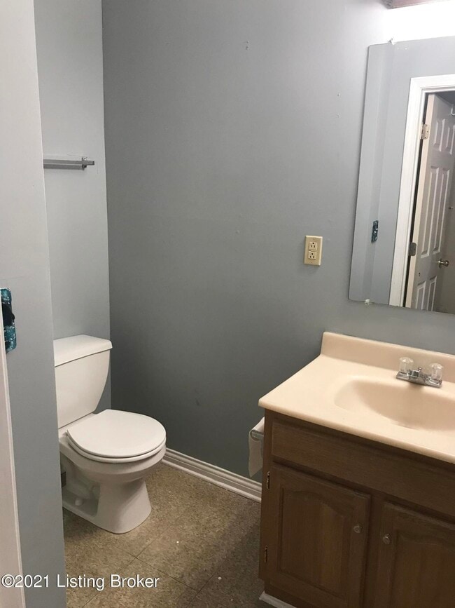 Building Photo - 1612 W Market St