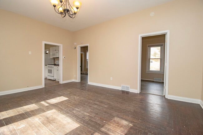 Building Photo - 415 Riverside Ave N