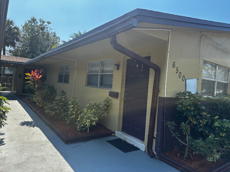 Building Photo - 6500 NW 20th Ct