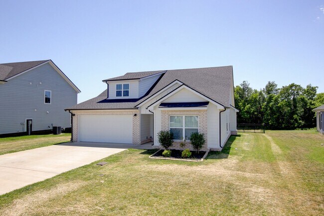 Building Photo - Fresh and Clean 3 bed/2 bath minutes from Exit 8.  Show Stopper!