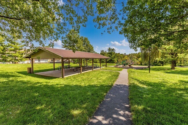 Building Photo - New Market West Rental