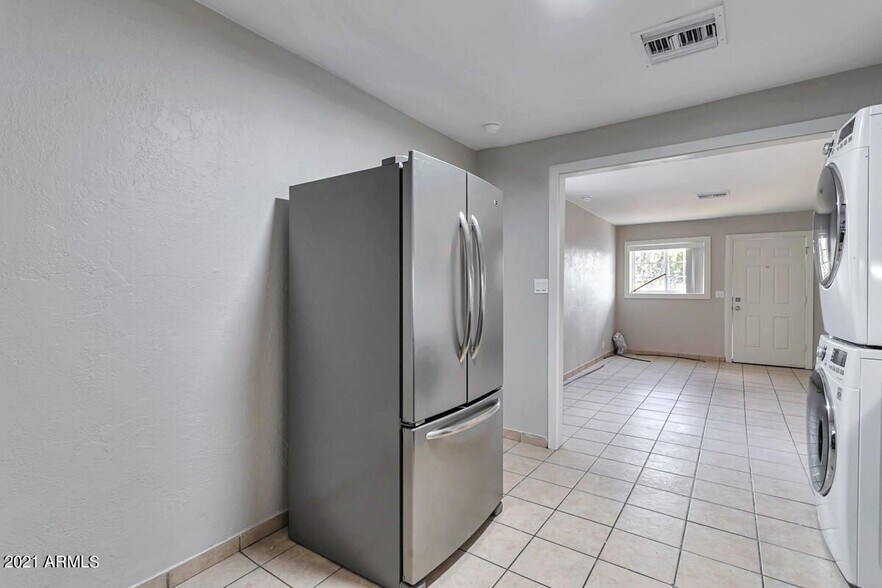 Building Photo - 5206 W Ocotillo Rd