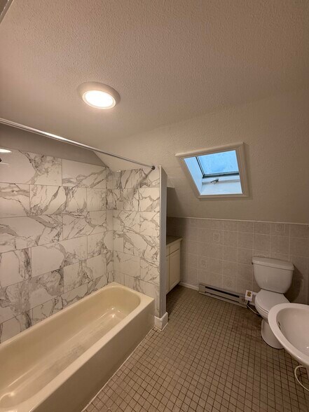 Building Photo - 101 Vandewater St