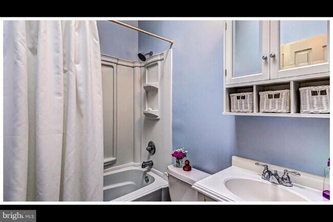 Building Photo - 26 Spring Glen Ct