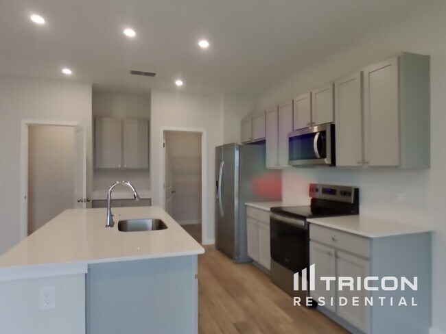 Building Photo - 68 Brazil Nut Cir
