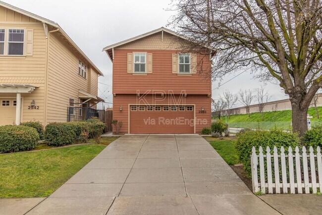 Building Photo - 2550 Plymouth Oaks Ct