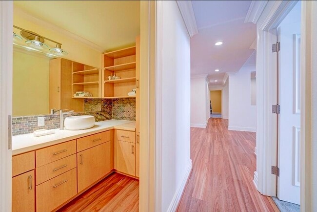 Building Photo - 1377 Knoll Rd