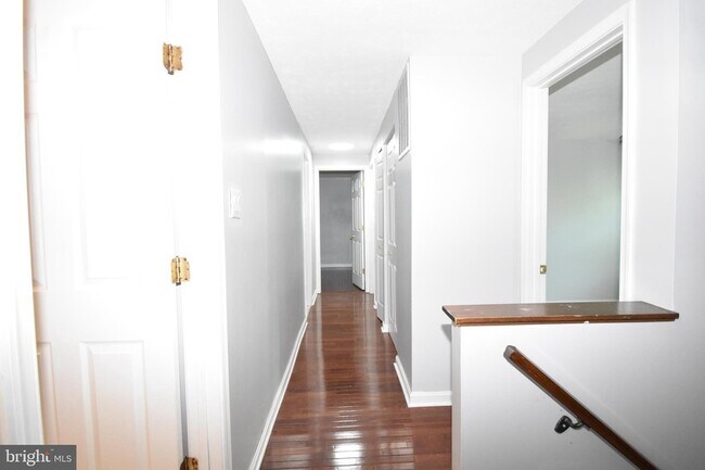 Building Photo - 8673 Cooperhawk Ct