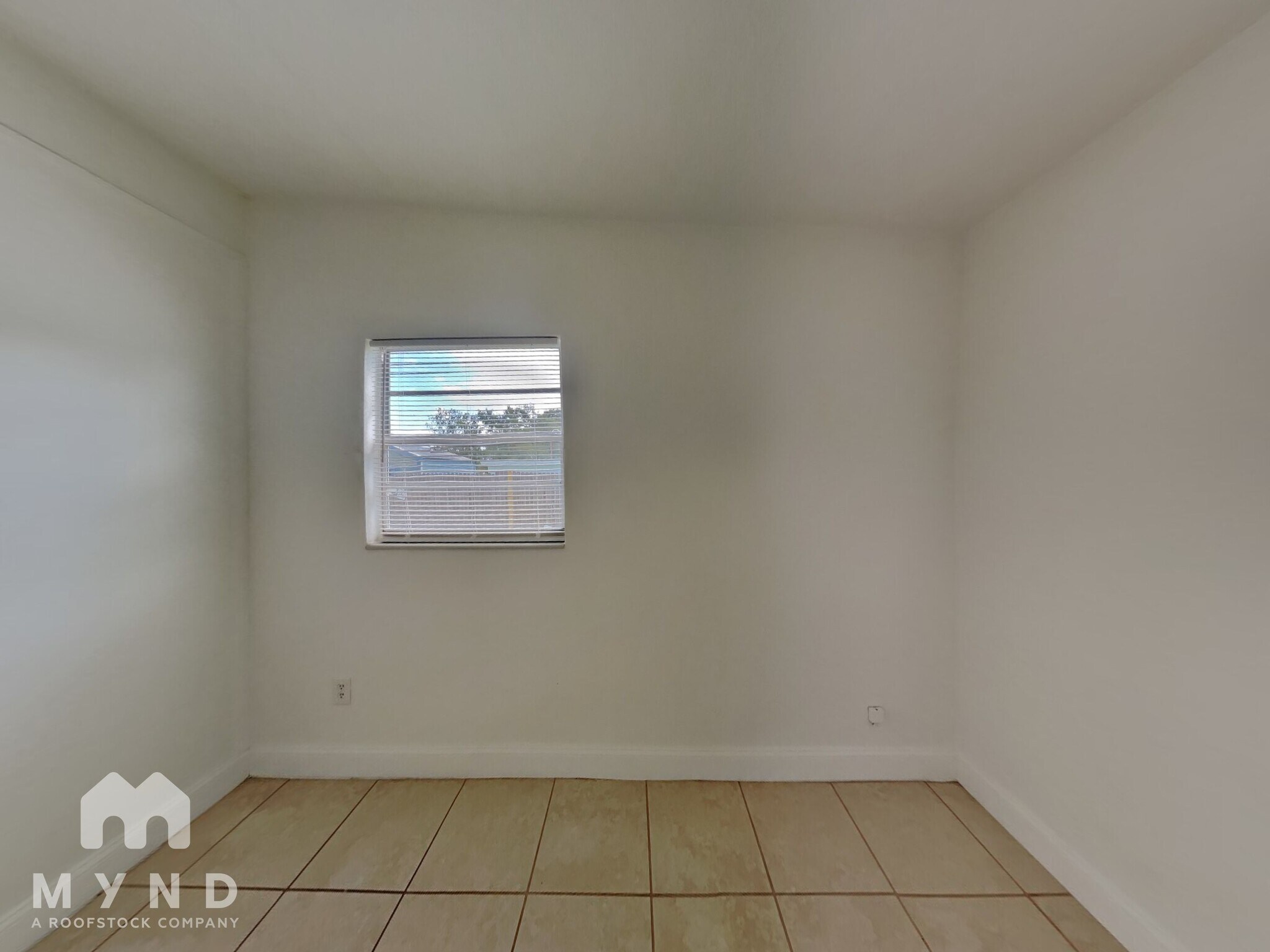 Building Photo - 7563 Meadowlawn Dr N