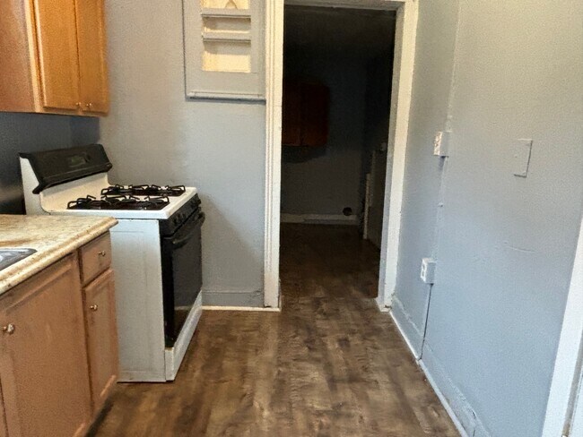 Building Photo - 206 Franklin St