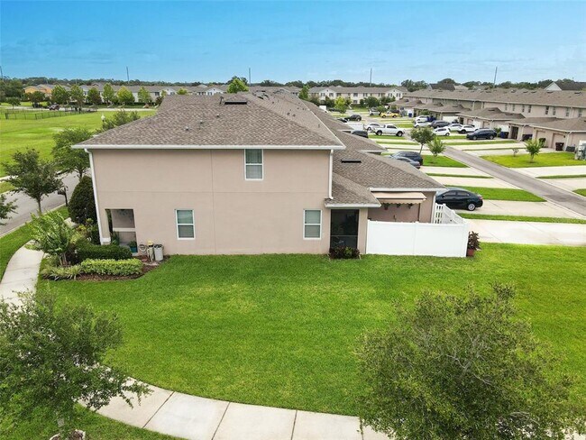 Building Photo - 4800 Riverwalk Dr