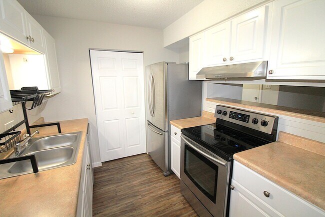 Building Photo - 1 Bedroom Condo in South Park