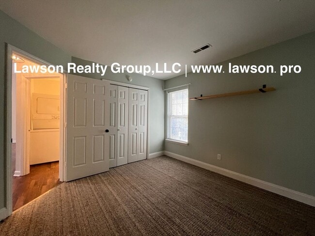 Building Photo - Adorable and Updated-One Level Living with Paved Driveway