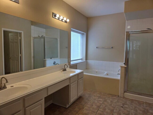 Building Photo - 21018 Florette Ln
