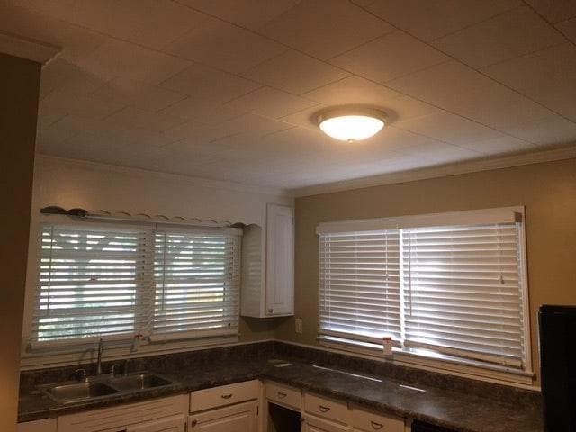 Building Photo - 7454 Oak Dr W