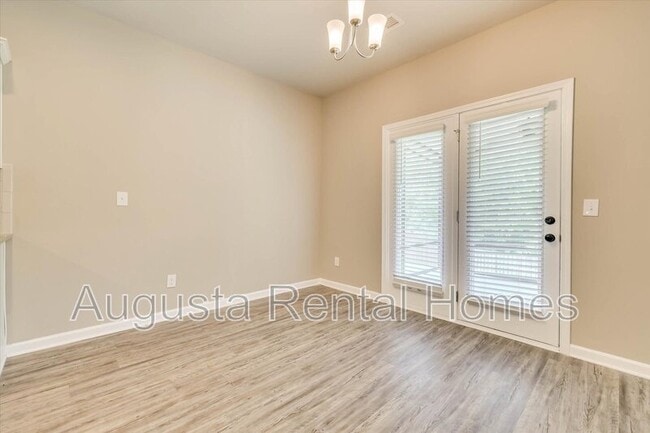 Building Photo - 5054 Vine Ln