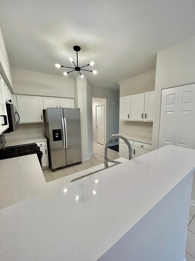 Building Photo - 2375 Chelsea Rd