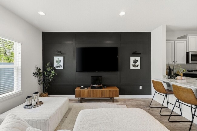 Building Photo - 25 Crossing Ln