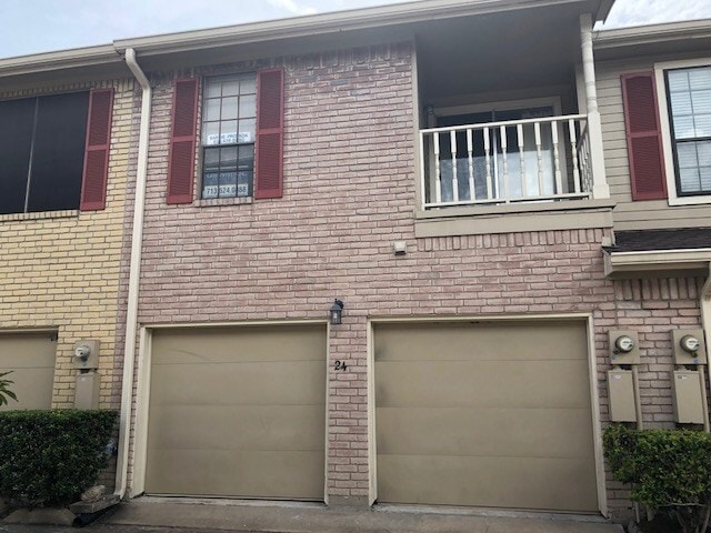 Building Photo - 7350 Kirby Dr