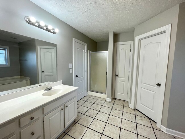 Building Photo - 00509