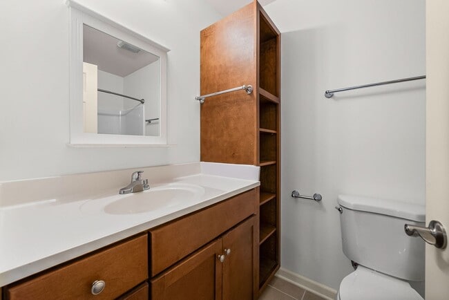 Building Photo - Spacious Rental - Minutes from Downtown Nashville!