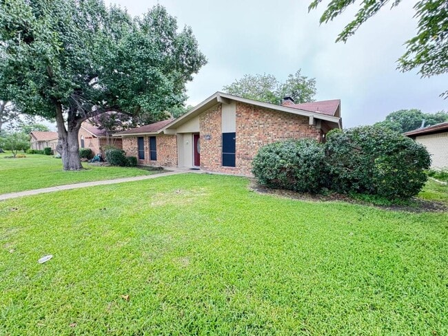 Primary Photo - 606 Grinnell Dr